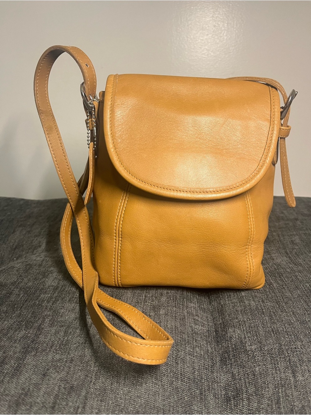 Vintage coach SoHo flap shoulder bag 4108